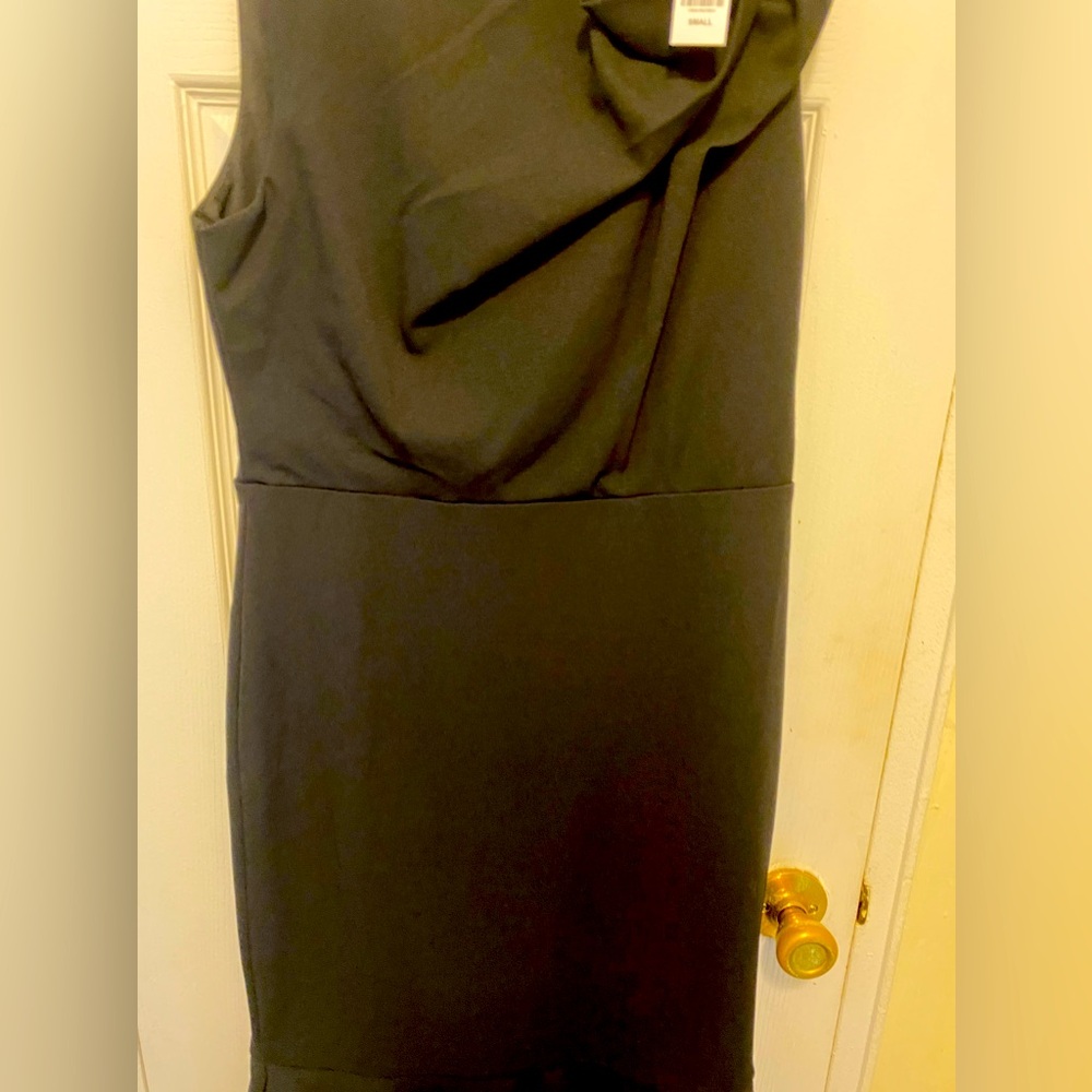 NEW YORK & COMPANY MIDI BLACK DRESS With Flowers on left shoulder size small NWT - Picture 6 of 14